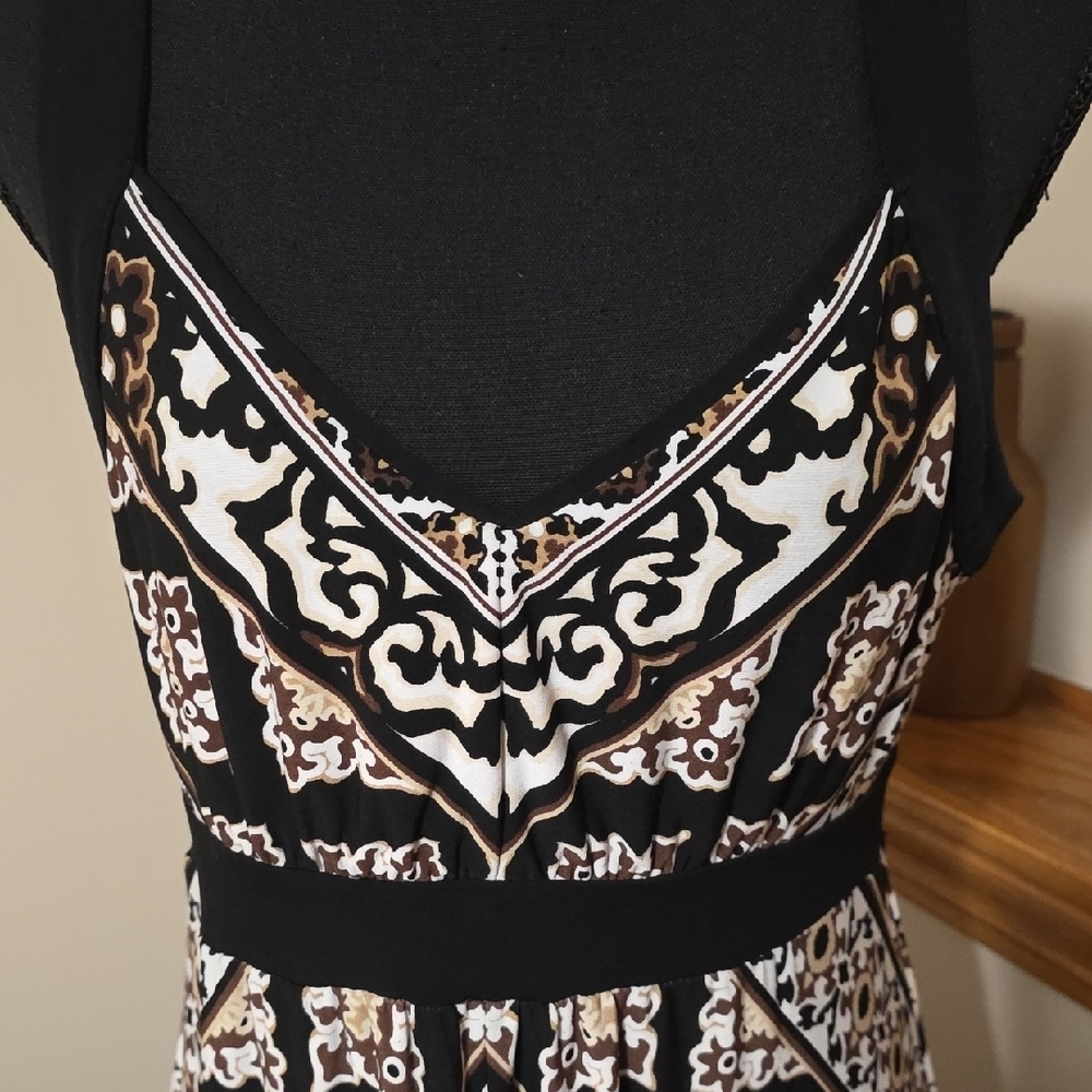 White House Black Market Black and White Geometric Maxi Dress - Picture 4 of 7